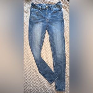 American eagle high rise Jegging Jeans size 4